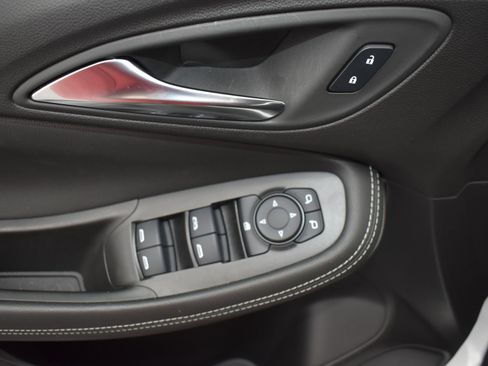 Used 2025 Buick Encore GX Preferred image 14