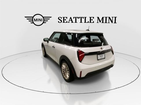 Certified 2025 MINI Cooper S image 8