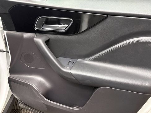 Used 2020 Jaguar F-PACE Premium image 53