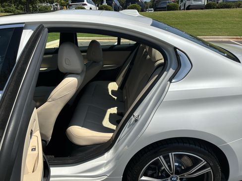 Used 2024 BMW 330e w/ Premium Package RWD image 31