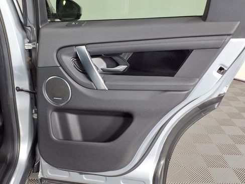 Used 2020 Land Rover Discovery Sport image 10