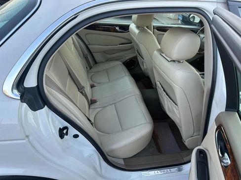 Used 2004 Jaguar XJ8 image 15