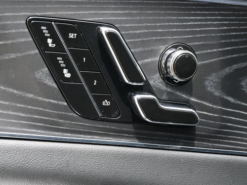 Certified 2024 Cadillac Lyriq Luxury RWD image 15