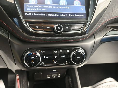 Used 2023 Chevrolet TrailBlazer RS w/ Sun and Liftgate Package FWD image 29
