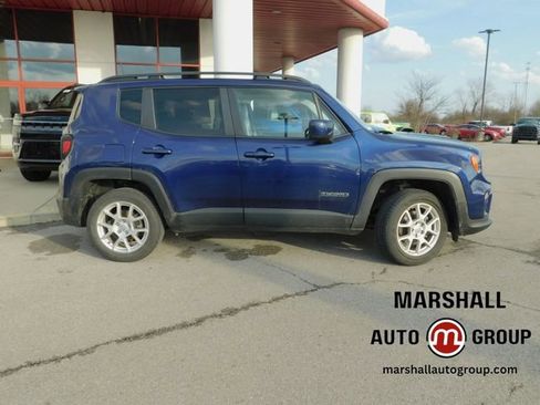 Used 2019 Jeep Renegade Latitude w/ Cold Weather Group image 9