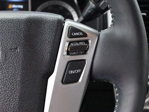 Used 2018 Nissan Titan PRO-4X w/ Pro-4x Convenience Package AWD/4WD image 19