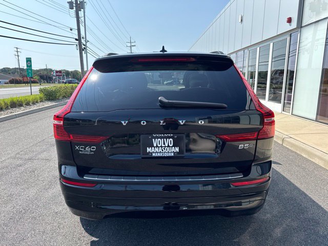 Certified 2023 Volvo XC60 B5 Core w/ Climate Package AWD/4WD image 4