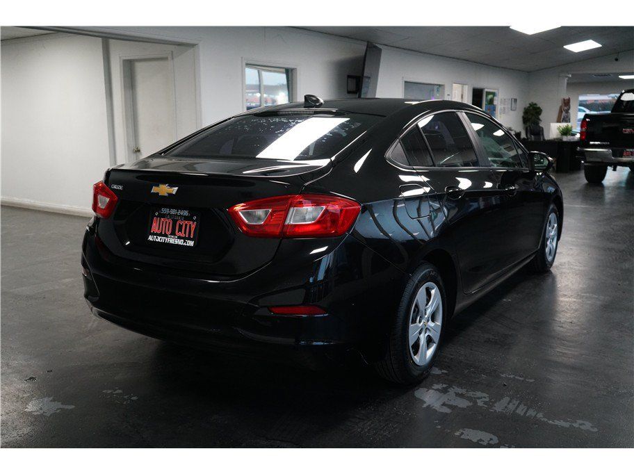 Used 2017 Chevrolet Cruze LS FWD image 7
