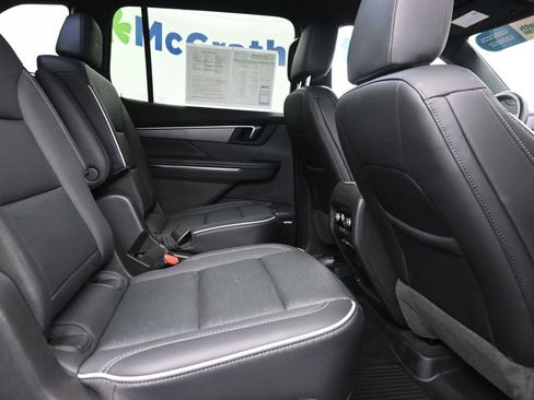 Used 2025 Buick Enclave Sport Touring w/ Power Package AWD/4WD image 8