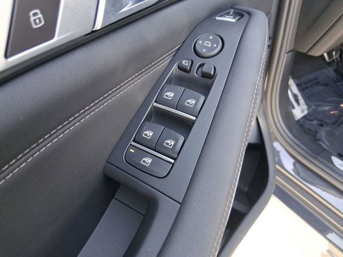 Used 2024 BMW X5 xDrive40i w/ M Sport Package image 22