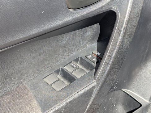 Used 2016 Toyota Corolla L FWD image 23