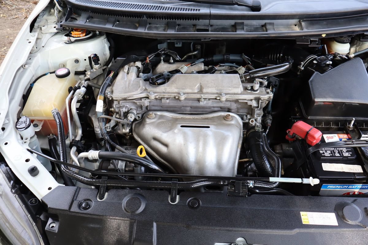 Used 2015 Scion tC FWD image 33