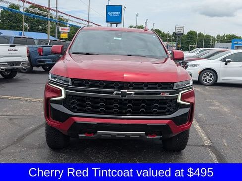 Used 2022 Chevrolet Tahoe Z71 w/ Luxury Package AWD/4WD image 2