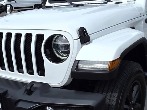 Used 2021 Jeep Wrangler Unlimited Sahara image 8