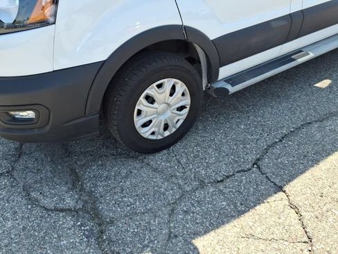 Certified 2025 Ford Transit 250 Low Roof w/ Exterior Upgrade Package RWD image 4
