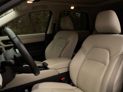 Used 2023 Nissan Pathfinder SL w/ SL Premium Package image 17