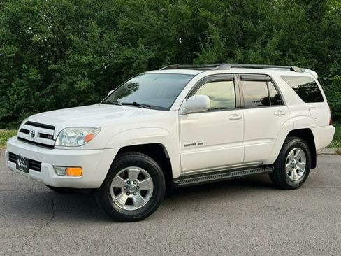 Used 2005 Toyota 4Runner Limited AWD/4WD image 2
