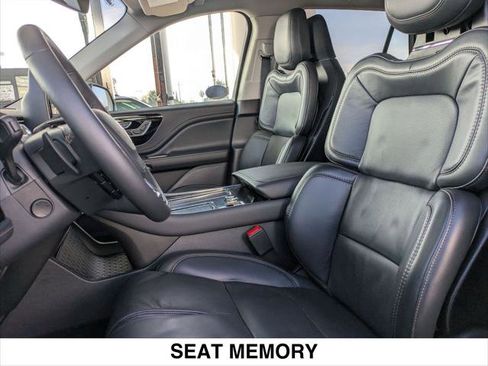 Used 2025 Lincoln Aviator Reserve w/ Luxury Package image 22