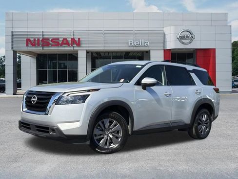 Used 2025 Nissan Pathfinder SV AWD/4WD image 1