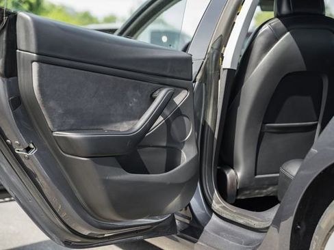 Used 2022 Tesla Model 3 RWD image 33