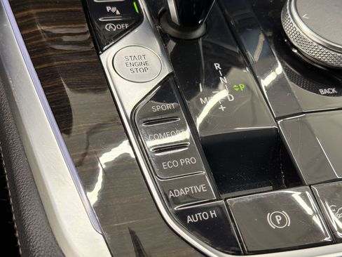 Used 2019 BMW X5 xDrive40i w/ M Sport Package AWD/4WD image 25