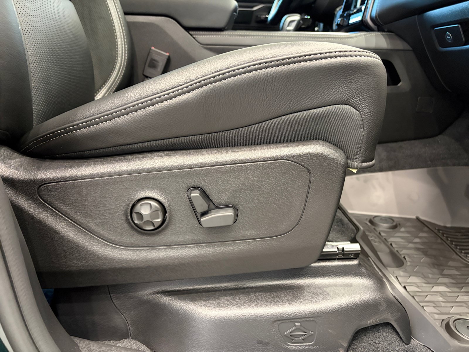 New 2026 RAM 1500 RHO w/ RHO Level 1 Equipment Group AWD/4WD image 33