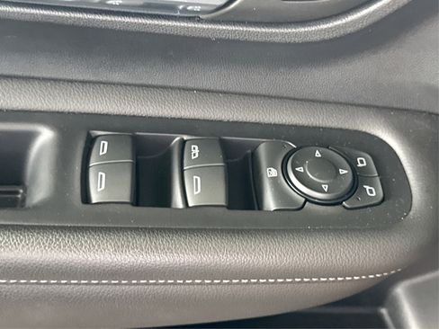 Used 2023 GMC Terrain SLE w/ Elevation Edition image 36