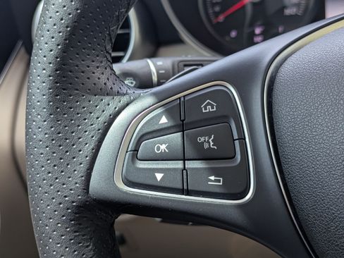 Used 2018 Mercedes-Benz GLC 300 image 25