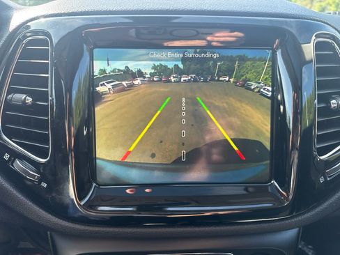 Used 2018 Jeep Compass Limited w/ Navigation Group AWD/4WD image 21