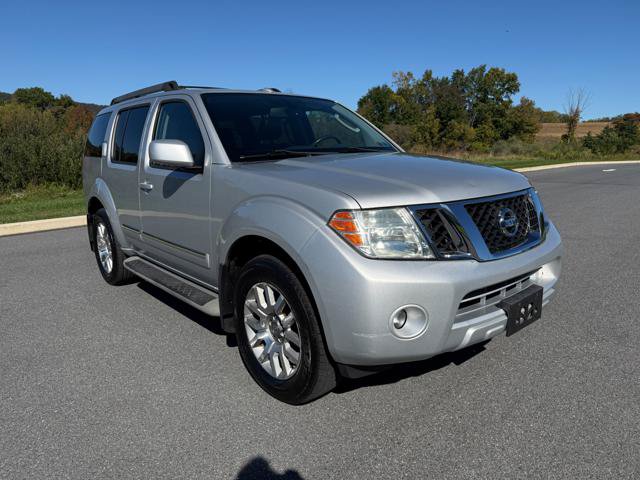 Used 2012 Nissan Pathfinder LE AWD/4WD image 3
