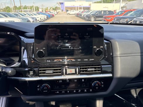Used 2025 Nissan Pathfinder Platinum w/ Cargo Package FWD image 23