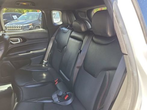 Used 2024 Jeep Compass Trailhawk AWD/4WD image 11