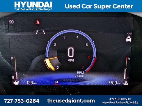 Used 2025 Chevrolet Trax LT FWD image 32