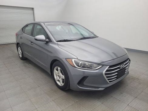 Used 2017 Hyundai Elantra SE image 13
