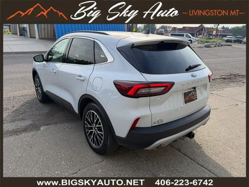 Used 2025 Ford Escape SE w/ Class II Trailer Tow Package FWD image 5