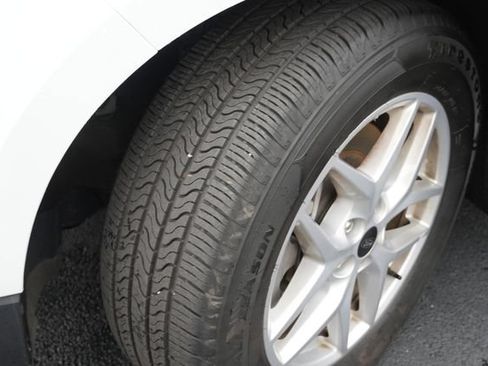 Used 2024 Ford Edge SEL AWD/4WD image 14