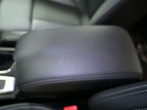 Used 2024 Subaru Ascent Premium w/ Convenience Package image 23