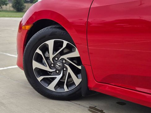 Used 2018 Honda Civic EX image 30