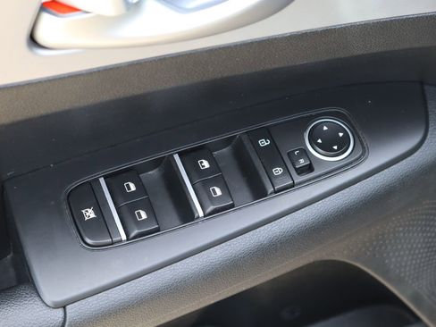 Used 2024 Kia Forte LXS FWD image 18