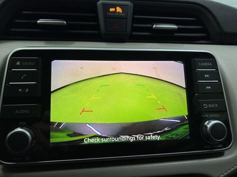 Used 2021 Nissan Versa SV FWD image 15