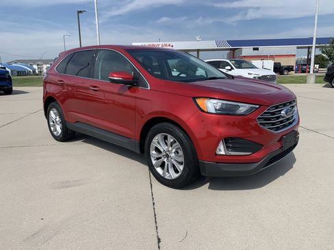 Used 2024 Ford Edge Titanium AWD/4WD image 3