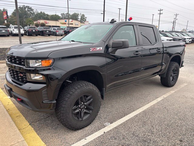 Used 2021 Chevrolet Silverado 1500 Custom Trail Boss w/ Midnight Edition AWD/4WD image 3