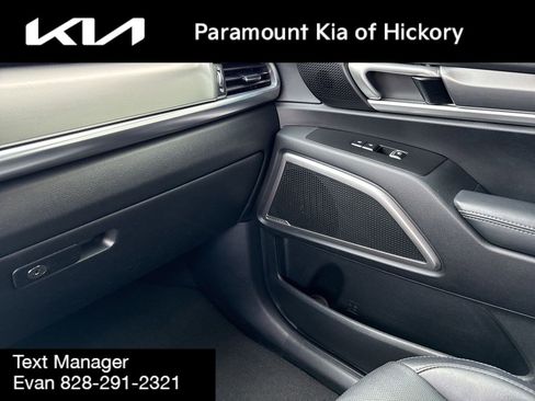 Used 2022 Kia Telluride LX image 32
