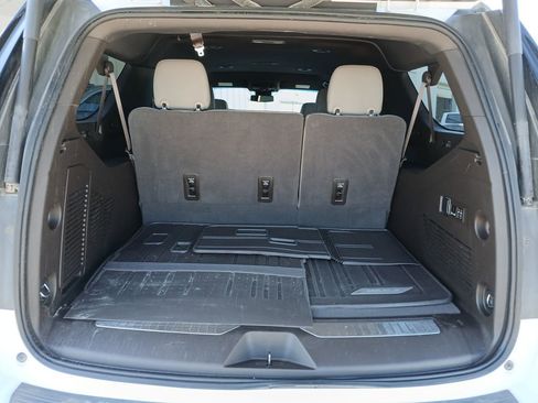 Used 2024 Chevrolet Suburban Z71 w/ Luxury Package image 27