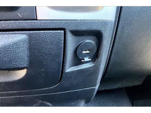 Used 2016 RAM 1500 Classic SLT AWD/4WD image 26