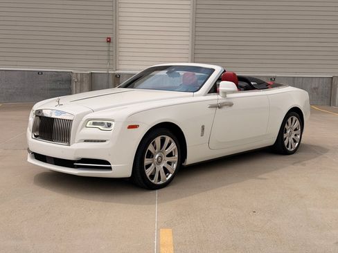 Used 2017 Rolls-Royce Dawn RWD image 8
