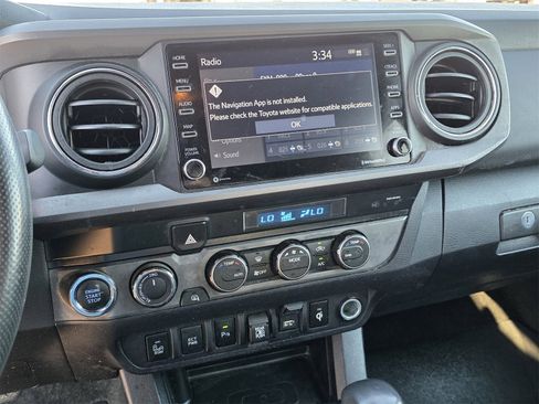 Used 2022 Toyota Tacoma TRD Off-Road image 13