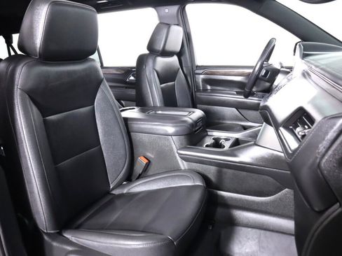 Used 2022 Chevrolet Suburban Z71 w/ Luxury Package image 48