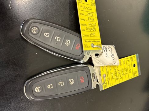 Used 2015 Ford Focus Titanium FWD image 37