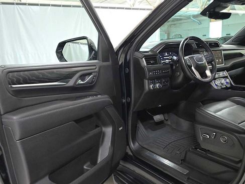 Used 2024 GMC Yukon Denali w/ Advanced Technology Package AWD/4WD image 19